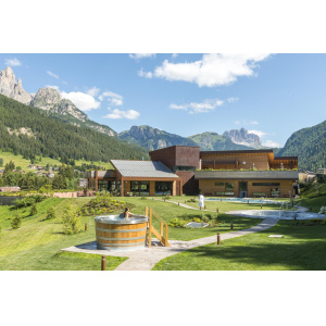 Oxydecor®, Corten effect vertical coating. Val di Fassa, Italy. Project: Mariela Goncalves