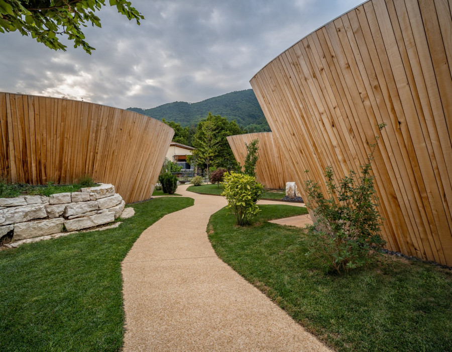 ItalianTerrazzo®, giallo ocra expose aggregate paving. Roggia dei Cedri, Valdobbiadene, Italy Project: Segni Architecture Studio Arch. F. Callegaro & Arch. E. Favero