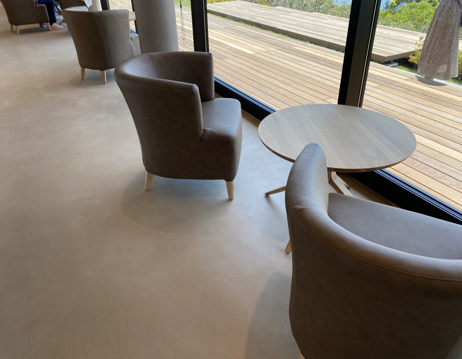 Microverlay®, low thickness concrete resin floor with nocciola finish. Café 321 Komuroyama, Japan. Project: Ishii Architect & Associates. 07