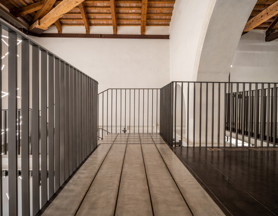 Skyconcrete® Indoor, pavimento effetto nuvolato basso spessore finitura dark gray. Ca' Scarpa, Treviso. Progetto: Tobia Scarpa. 23