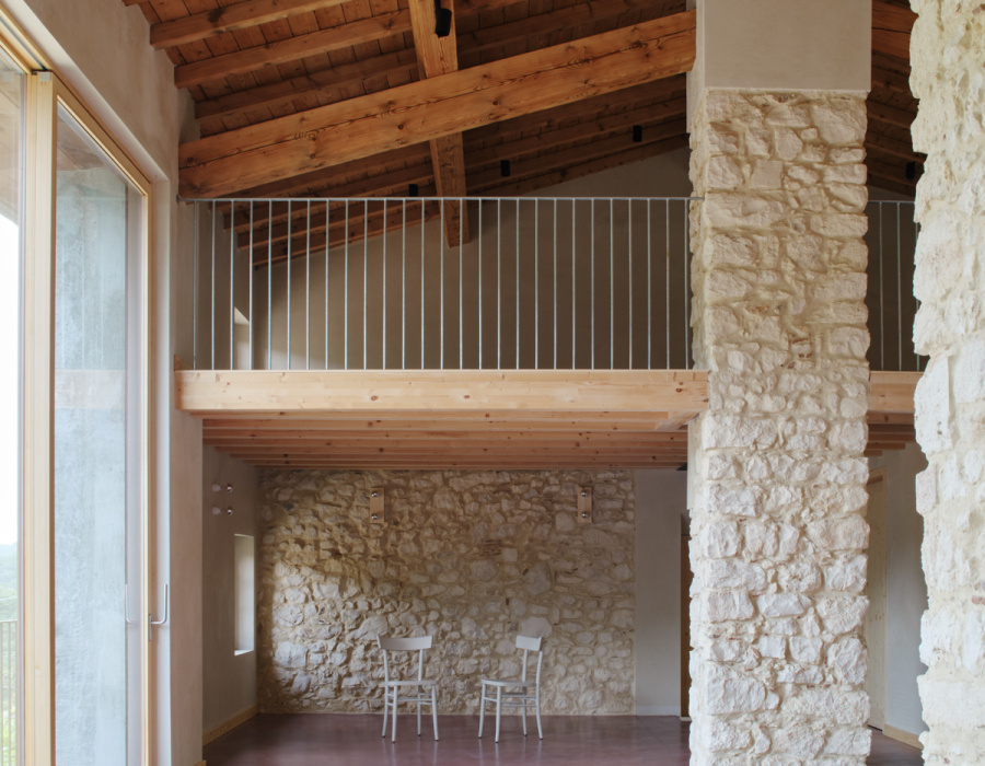 Pavimento industriale Pavilux colore rubino. Locanda Case Vecie, Verona. Progetto Studio MASAII - Francesca 06