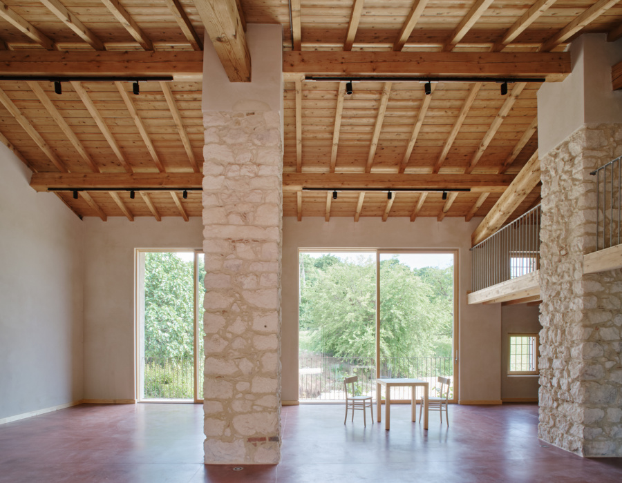 Pavimento industriale Pavilux colore rubino. Locanda Case Vecie, Verona. Progetto Studio MASAII - Francesca Iovene 03