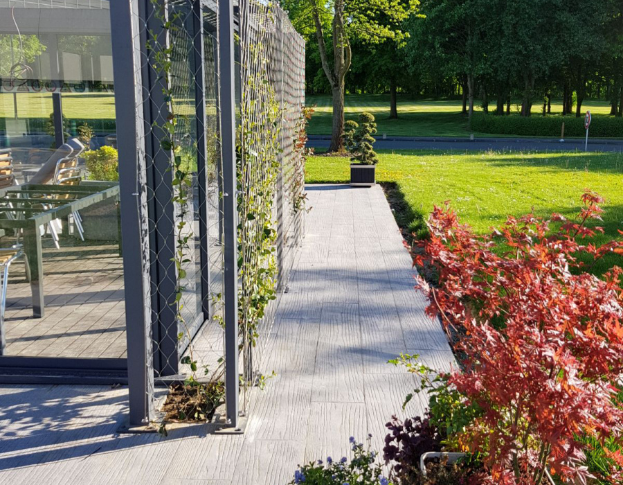 Plam Stampable, stamped concrete floor in medium gray, dark gray shade. Bouygues Bâtiment, Versailles