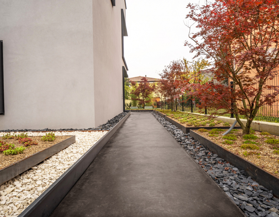 Deco Nuvolato, nuvolato effect floor in Dark Gray color. Private villa, Treviso (Italy