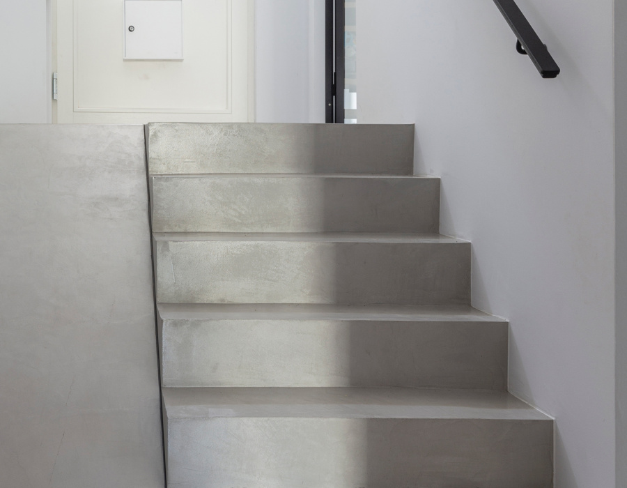 microverlay-stairs-private-house-microcement-concrete-cement-resin-surface-interior-design